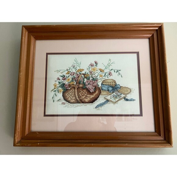 1920s Antique Victorian Needlepoint Embroidery Flowers in a Basket Art Piece - Picture 2 of 5